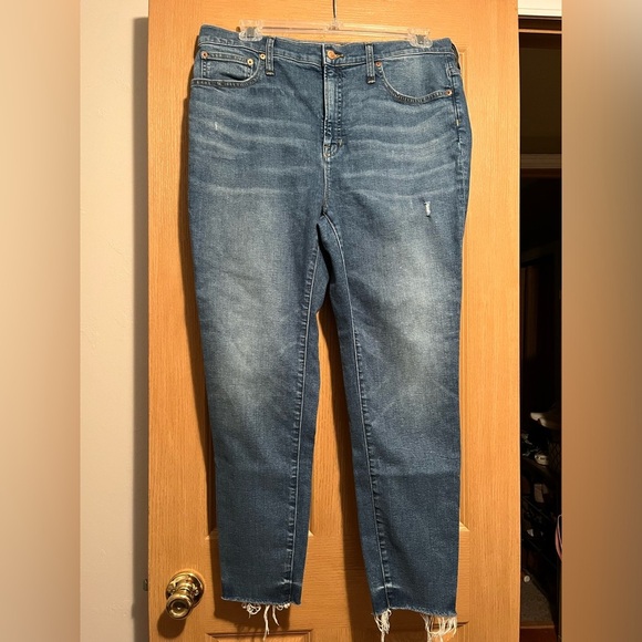 J Crew 10” Toothpick Straight Leg Denim Blue Jeans With Raw Hem Size 33 - Picture 3 of 10